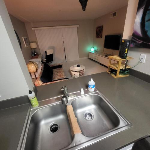 Old Town Pasadena Apartment – Photos 2