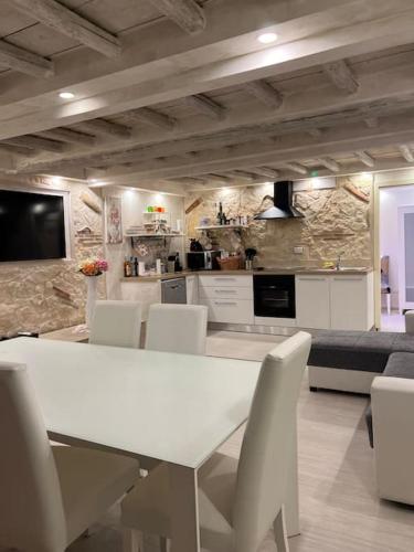 ROMA HISTORIC CENTER, 800 meters from the Trevi Fontain