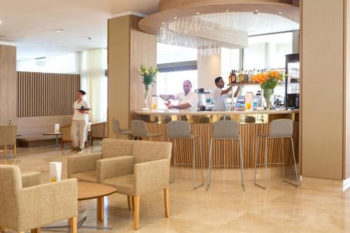 Επισκέπτες που μένουν στο Hotel Sabina Playa