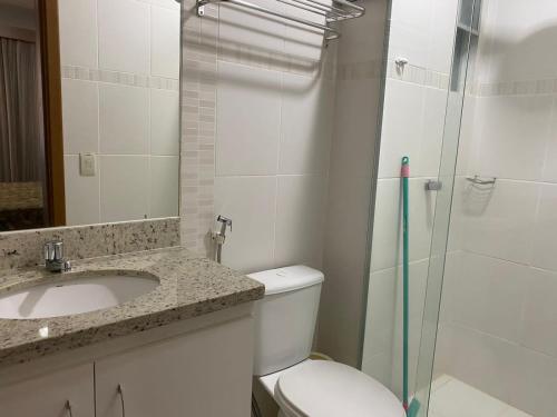 Koupelna v ubytování Flat 405 - Condomínio Veredas do Rio Quente - Diferenciado com ar na sala e no quarto