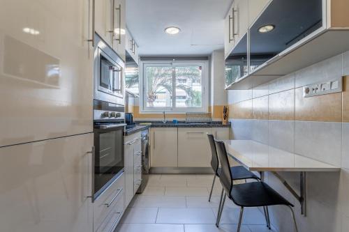 Spacious 2bed family apartment in Puerto Marina