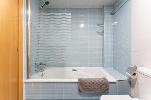 Spacious 2bed family apartment in Puerto Marina