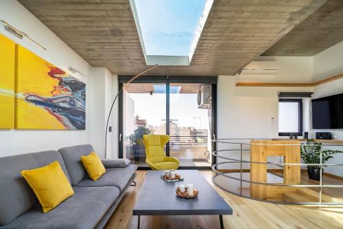The HostMaster Skyline Pool Oasis Penthouse
