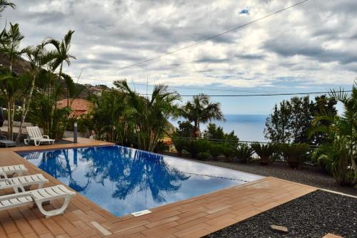 Bazén v ubytování Sunset Studio, a Home in Madeira nebo v jeho okolí
