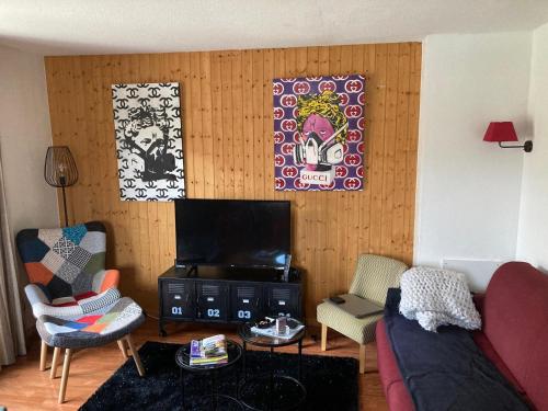 Chalet Duplex 4P pour 8 pers, Rénové, Piscine, 300m des Pistes, Terrasse, Parking - FR-1-504-433