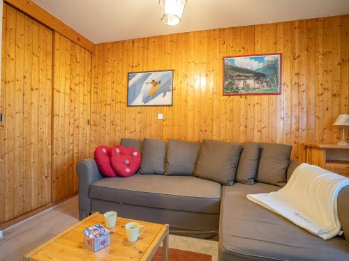 Apartment Mélèzes 66 by Interhome