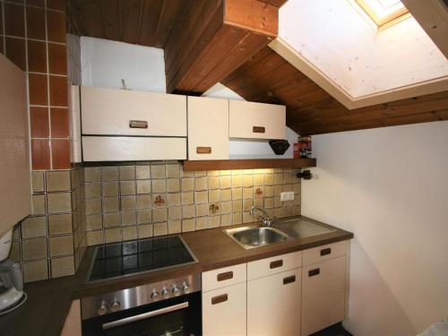 Kuchyň nebo kuchyňský kout v ubytování Apartment Unterflöber-3 by Interhome
