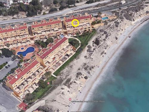 una vista aérea de un complejo en la playa en Holiday Home Alkabir Playa by Interhome, en El Campello