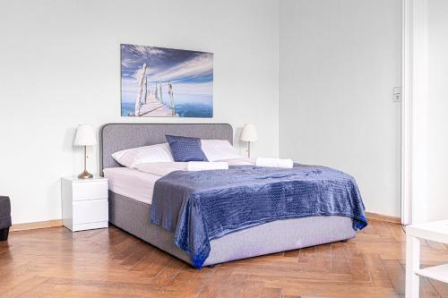 4 Great Apartment Near AKH - Ideal for Groups of 19