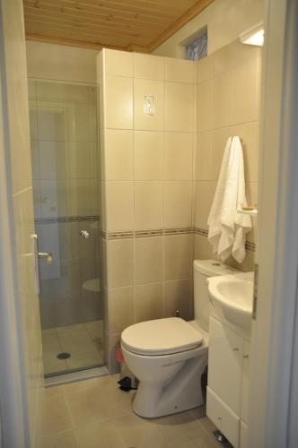 Ванная комната в ARTEMIS ROOMS