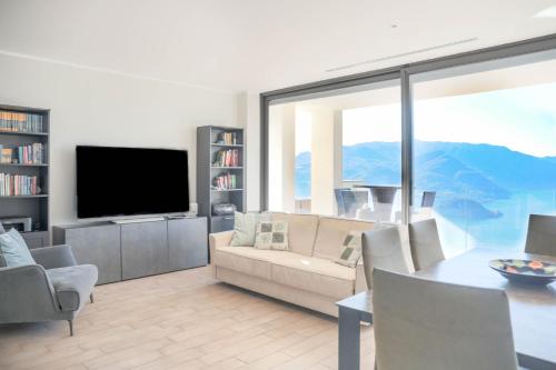 TV a/nebo společenská místnost v ubytování THE VIEW!!! by Design Studio