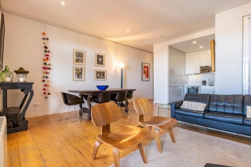Castelo Design Aparment W/ Balcony & Super View by LovelyStay