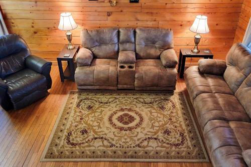 Rustic Cabin w/ Screened Deck: 8 Mi to Dollywood photo 11