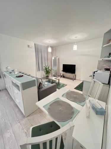 FREE PARKING IN GARAGE Karolina Plazza, new cosy studio with all you need