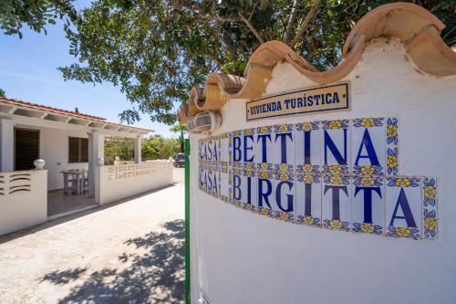 Bettina & Birgitta - Formentera Break, Es Pujols – Bijgewerkte ...