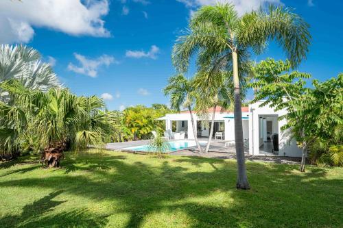 Sodas prie apgyvendinimo įstaigos Villa Rosa