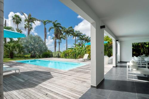 Baseinas apgyvendinimo įstaigoje Villa Rosa arba netoliese