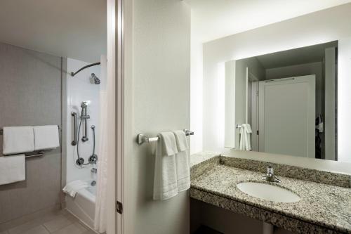 Ένα μπάνιο στο Residence Inn by Marriott San Juan Capistrano