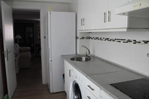A kitchen or kitchenette at Piso céntrico ideal