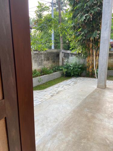 Ein Garten an der Unterkunft Manjari Villas Madiha