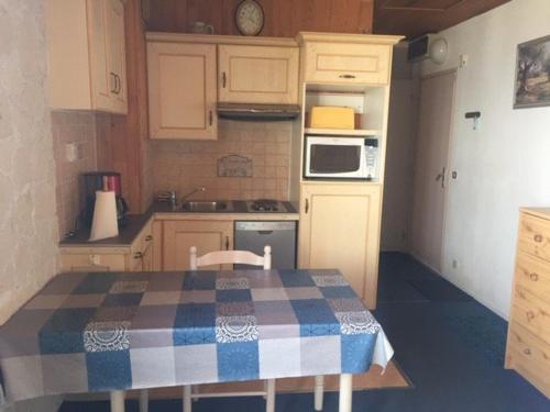 Zdjęcie z galerii obiektu Arette: Grand studio 6 pers. proche pistes, parking, lave-vaisselle - FR-1-602-108 w mieście Arette