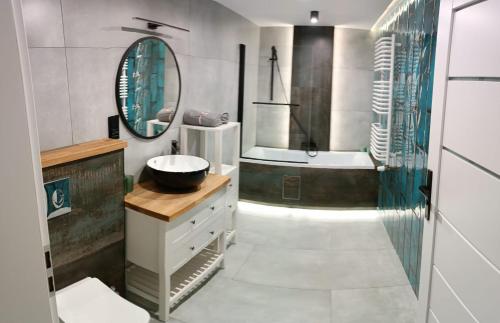 A bathroom at Tortuga Apartments II