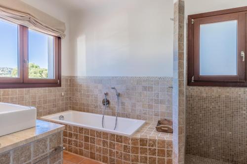 Kúpeľňa v ubytovaní Casa Once Moraira