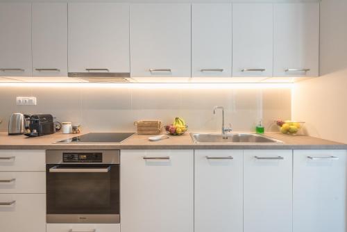 Stylish 2BDR Apt by the Acropolis