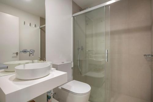 Bilik mandi di Unbelievable 3 bed Apt in ONE RESIDENCES RDR263