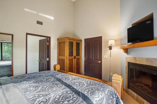 Postel nebo postele na pokoji v ubytování Chula Vista Condo Unit #2145