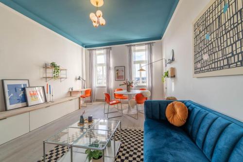 josef's home I Cozy Retro Apartment