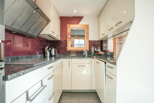 Dapur atau dapur kecil di Chalet Nachtigall