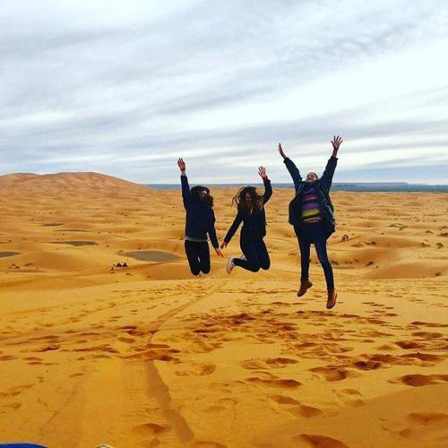 Επισκέπτες που μένουν στο Camp Sahara Majestic