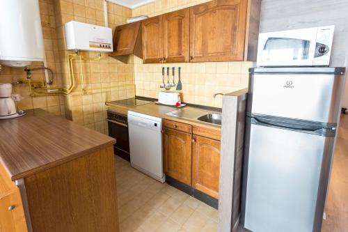  Maia Pedrous -  Room  picture :   Bath    TV    Kitchenette                           