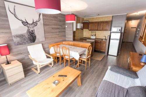  Maia Pedrous -  Room  picture :    Bath    TV    Kitchenette                            