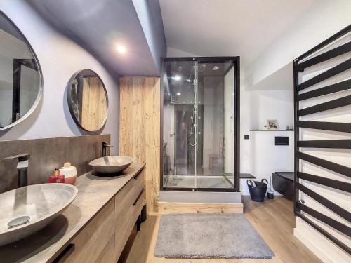 Koupelna v ubytování Green Marmottes Chalet - 12 personnes - Pied des pistes - Saint Jean D Aulps