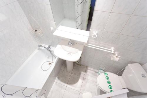  Tetras Pedrous -  Room  picture :   Bath    TV    Kitchenette                           