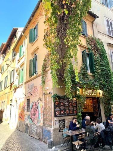 Lidia-heart of Rome,Trastevere