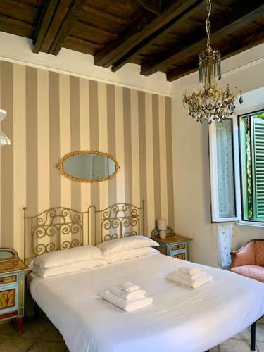 Llit o llits en una habitació de Lidia-heart of Rome,Trastevere
