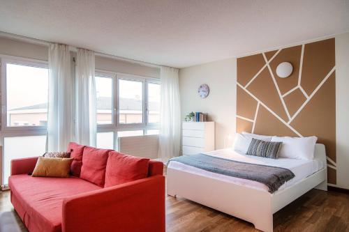 Postel nebo postele na pokoji v ubytování Pazzallo Apartments by Quokka 360 - strategic location near the motorway exit