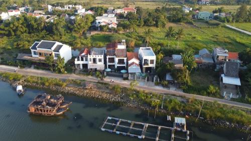 Гледка от птичи поглед на Gió Chiều Homestay - Riverside & Swimming pool