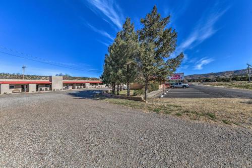 Gallery image of Chisums Cabin Unit, 6 Mi to River Park! in Ruidoso Downs