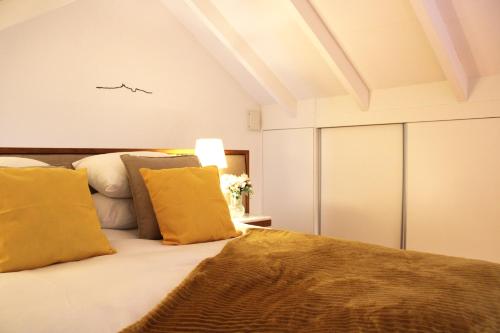 Living Aliados Mezzanine Flat W/ AC