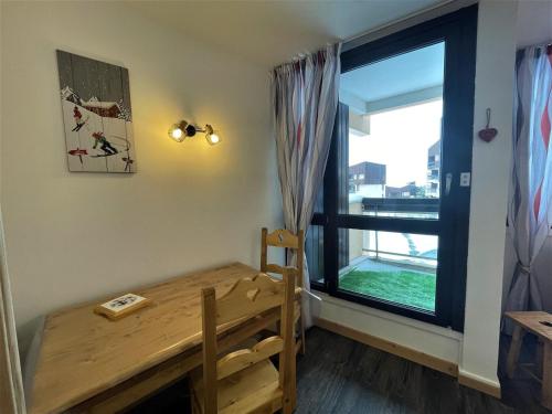 Studio cosy pour 2 pers, Les Menuires - Ski aux pieds, balcon, proche commerces - FR-1-452-217