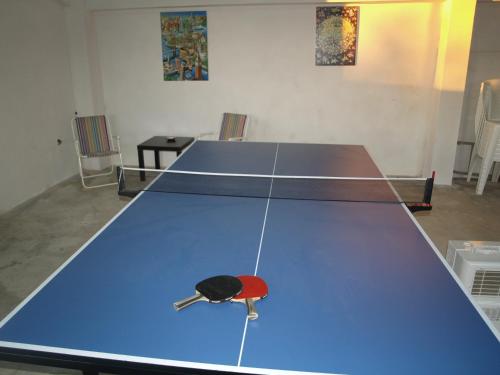 Kemudahan pingpong di The Windhouse atau berdekatan