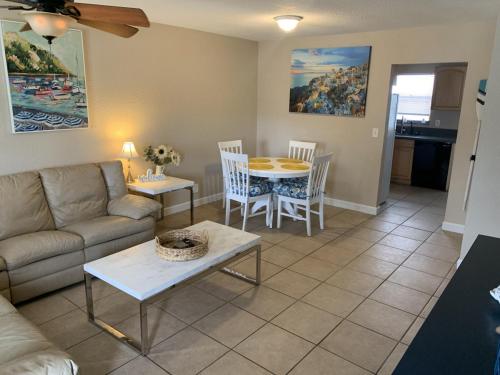 OFF Shore to Please Beach Home – Photos 2