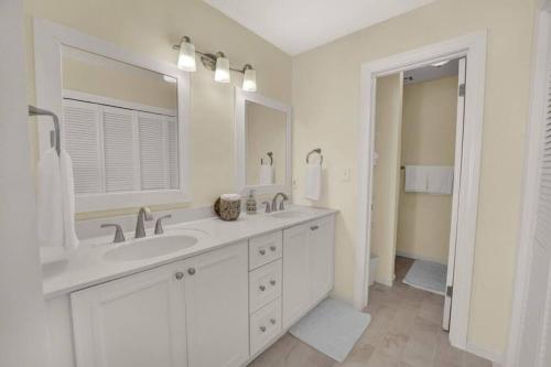 Koupelna v ubytování Sea Shadows 7