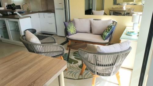 Garden and beach sea view apartment Cannes photo 14