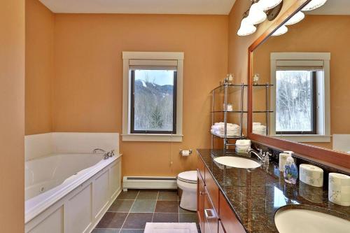 ห้องน้ำของ Make this beautiful property your family vacation home while in Killington B301