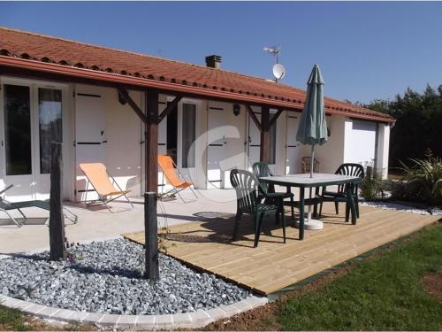 Maison familiale avec jardin, proche plages et WIFI - FR-1-357-89